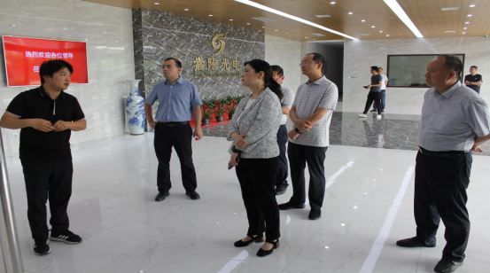 河南省科技厅党组成员、副厅长陶曼晞一行莅临公司调研